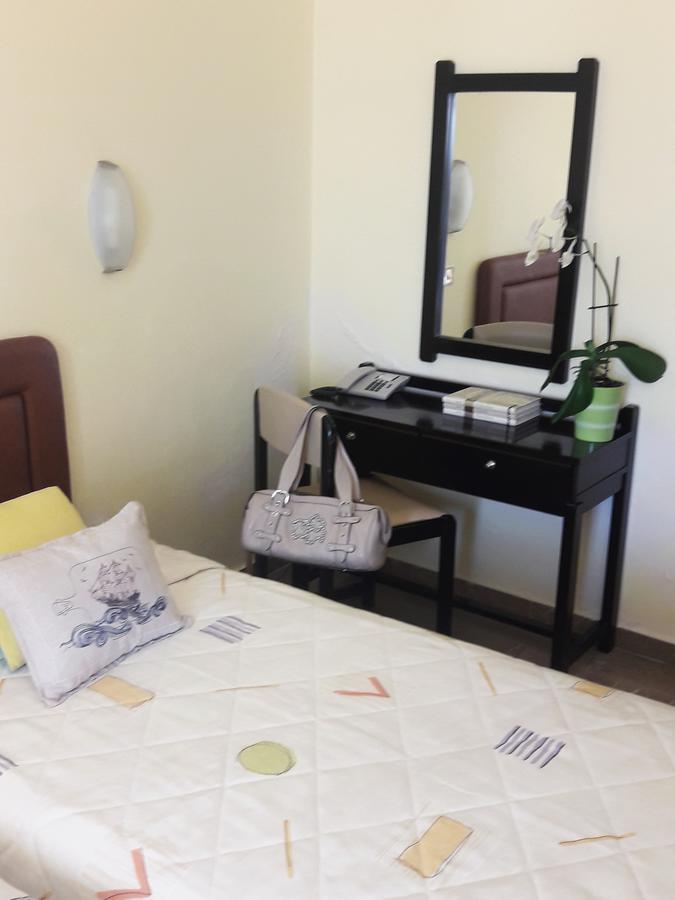 Hotel Florakis Livanátesz Kültér fotó
