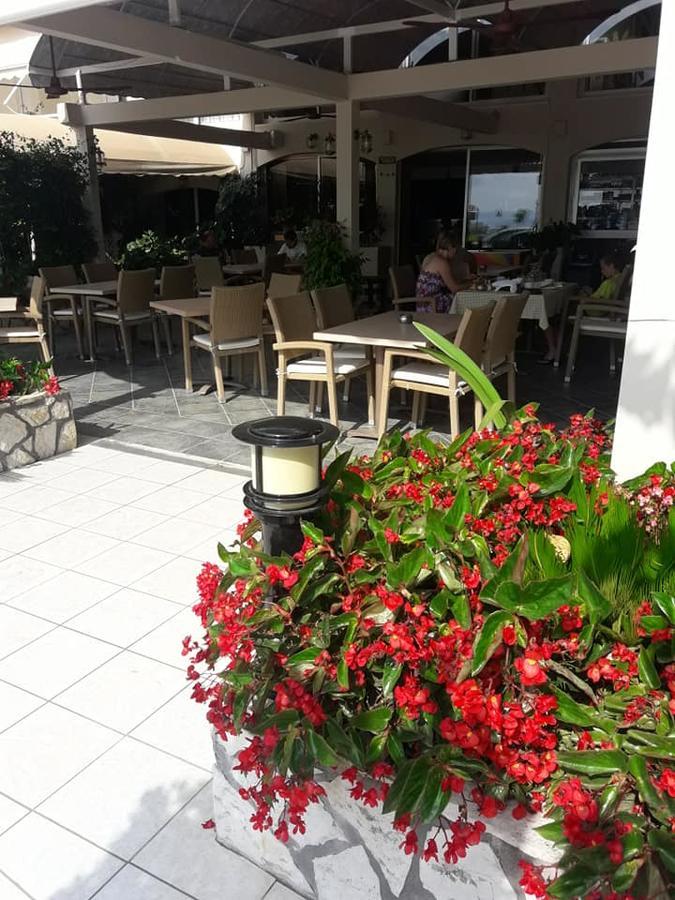 Hotel Florakis Livanátesz Kültér fotó